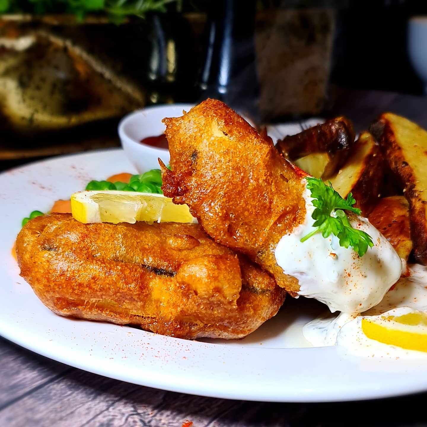 Crispy Beer Battered Tofish with Garlic Chips