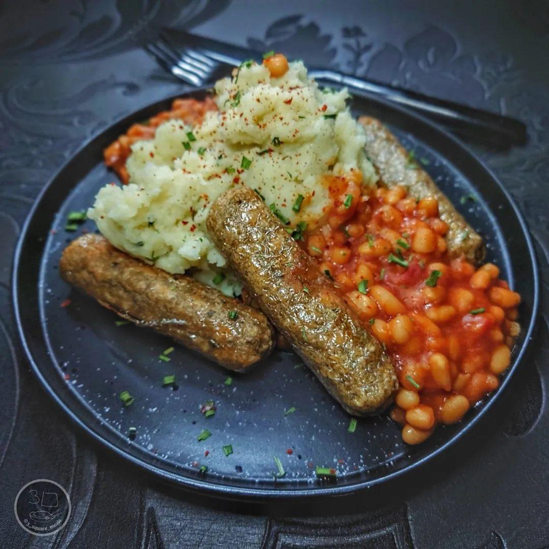 Classic Sausage and Mash with Beans