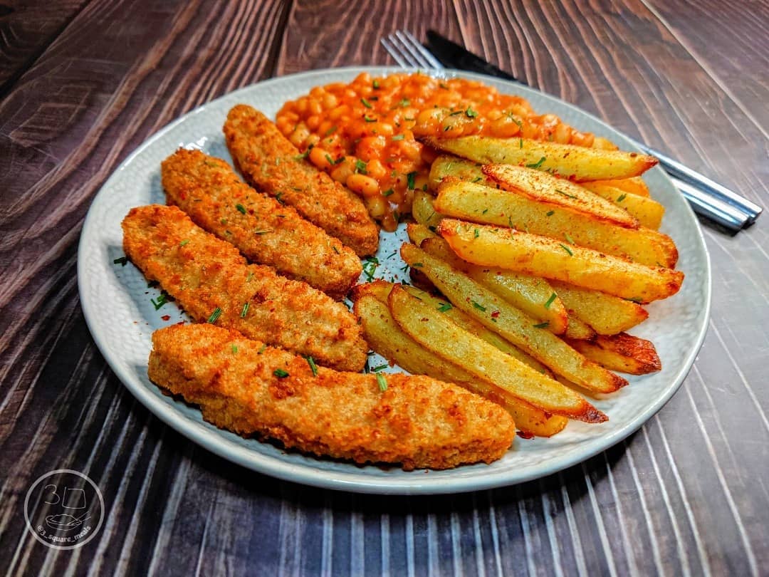 Easy Tea Recipe with Quorn Fillets, Chips, and Baked Beans