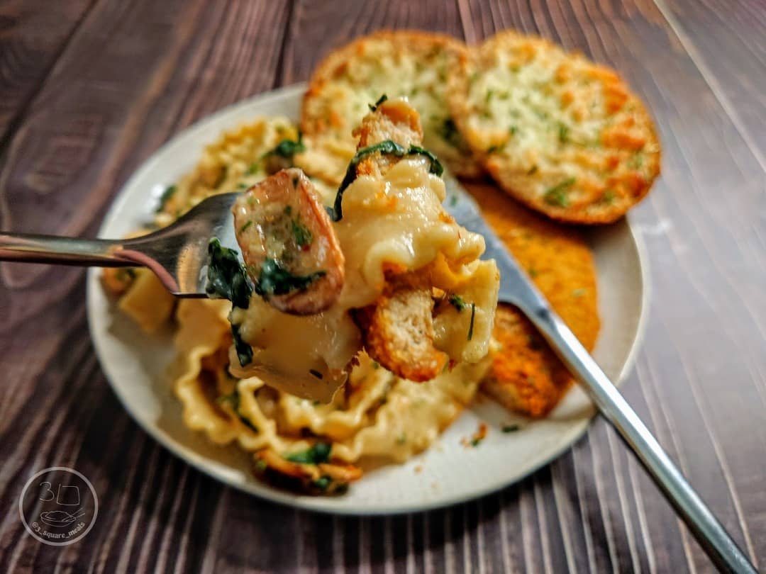 Cheesy Garlic Bread with Schnitzel and Mafalde Pasta