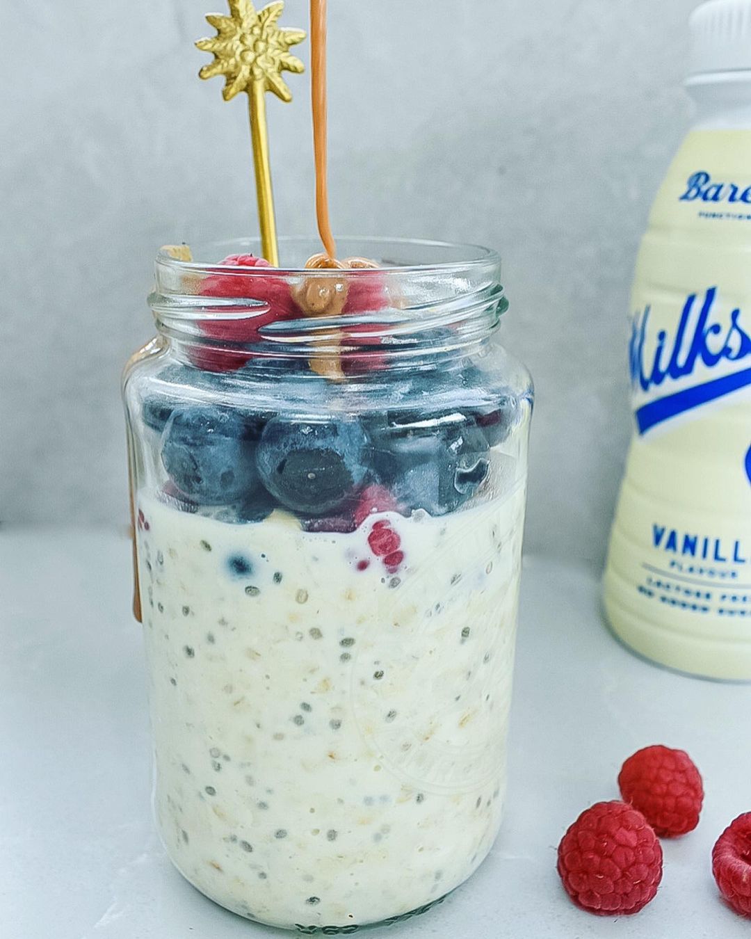 Vanilla and Peanut Butter Overnight Oats