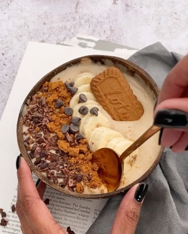 Biscoff Nicecream Smoothie Bowl