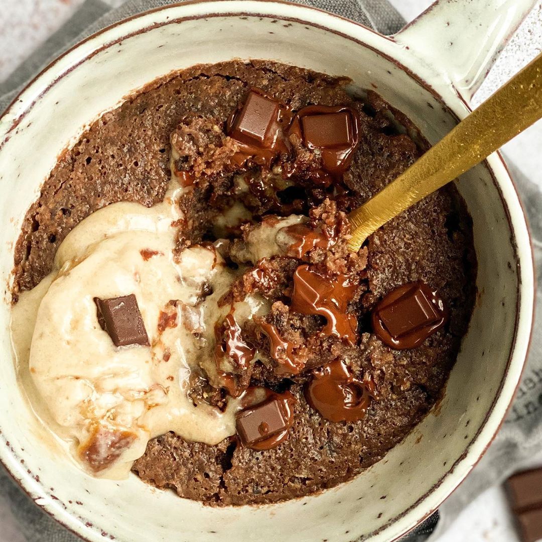 One Minute Chocolate & Tahini Mug Cake