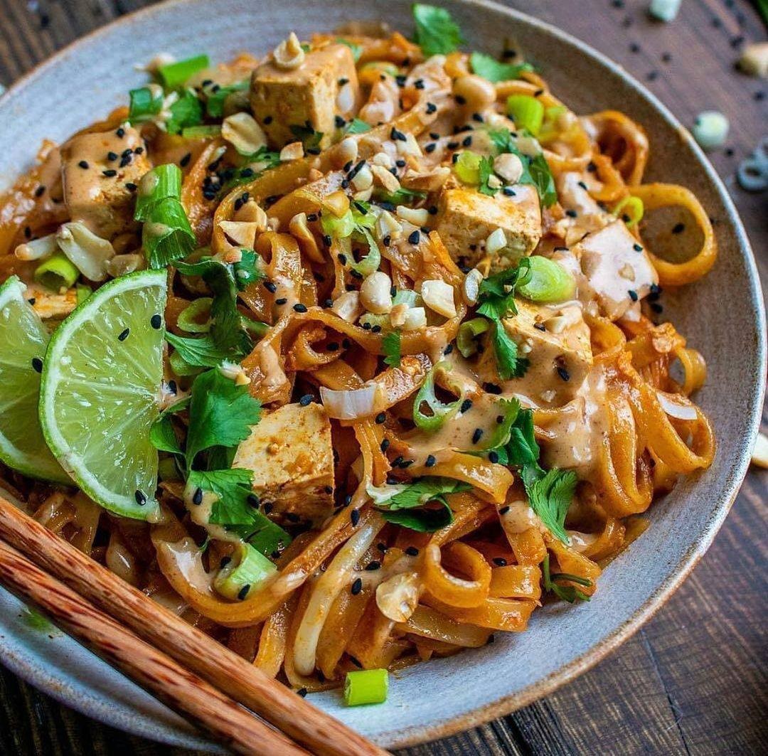 Vegan Pad Thai with Peanut Sauce