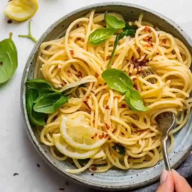 Creamy Lemon Garlic Pasta