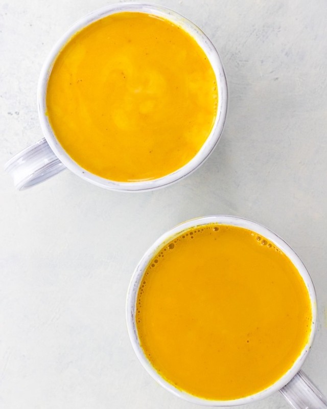 Simple and Quick Creamy Vegan Turmeric Latte