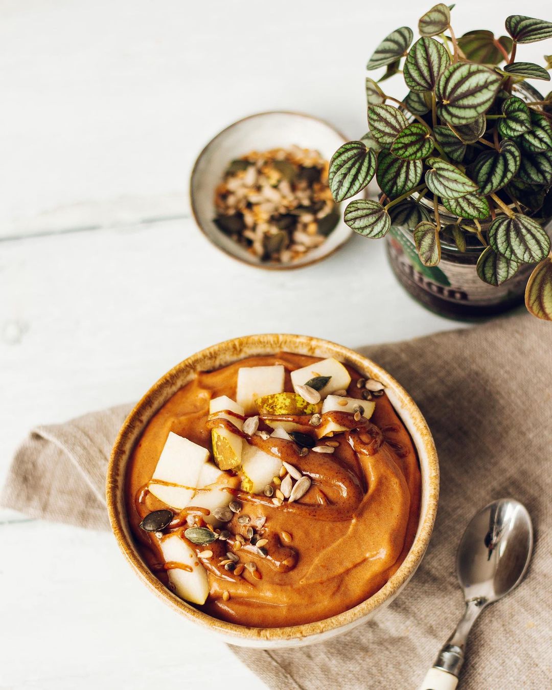Chocolate Pumpkin Pie Smoothie Bowl
