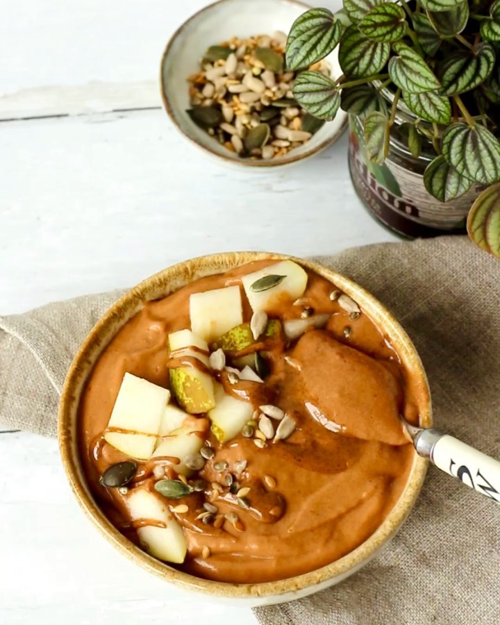 Chocolate Pumpkin Pie Smoothie Bowl
