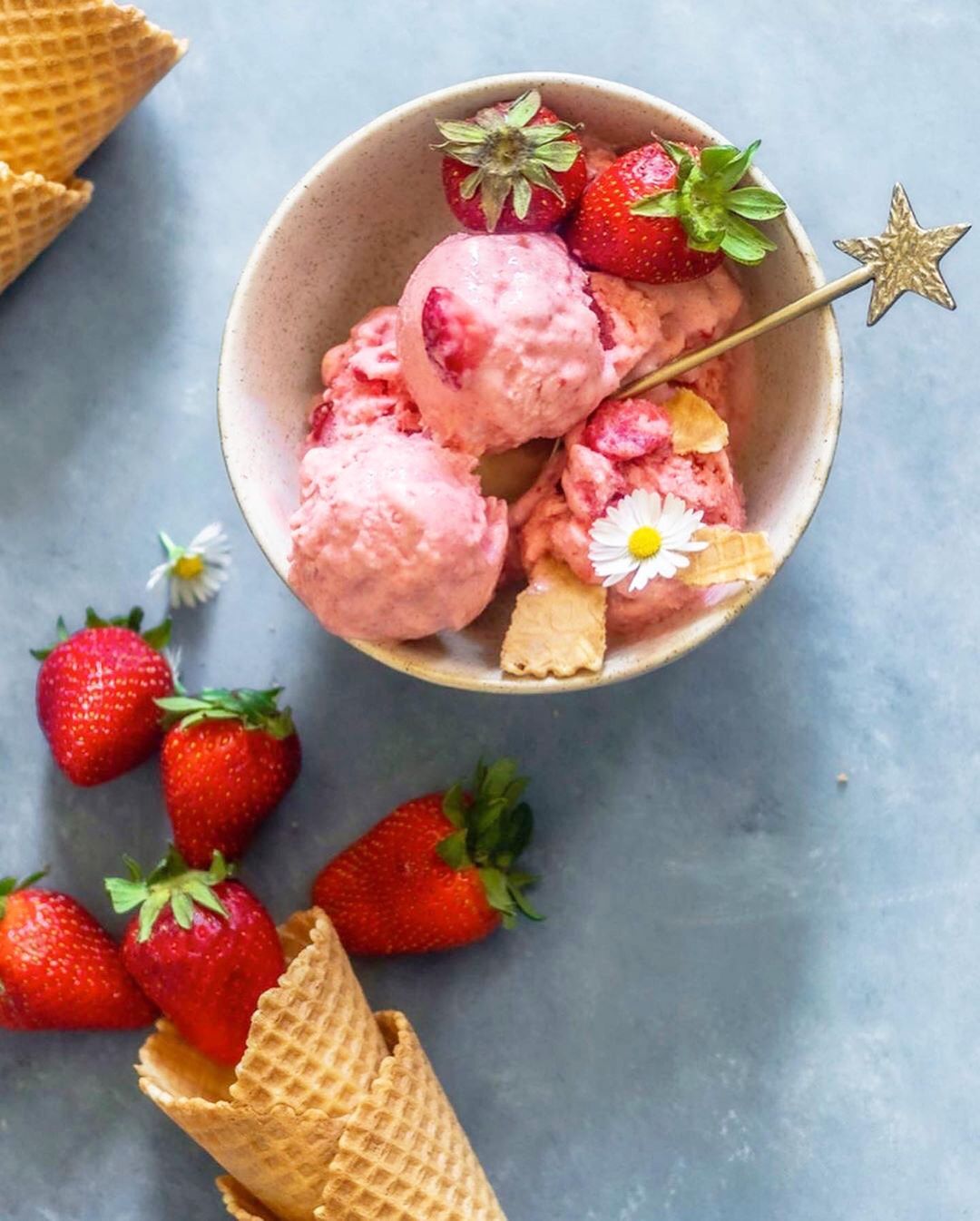 Healthy Vegan Homemade Strawberry Ice Cream