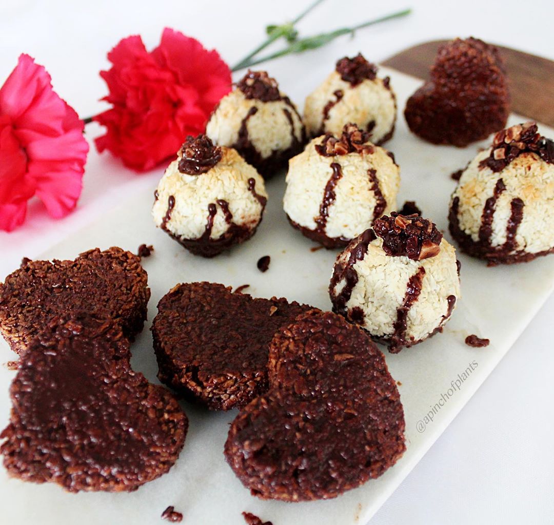Vegan Chocolate Coconut Macaroons