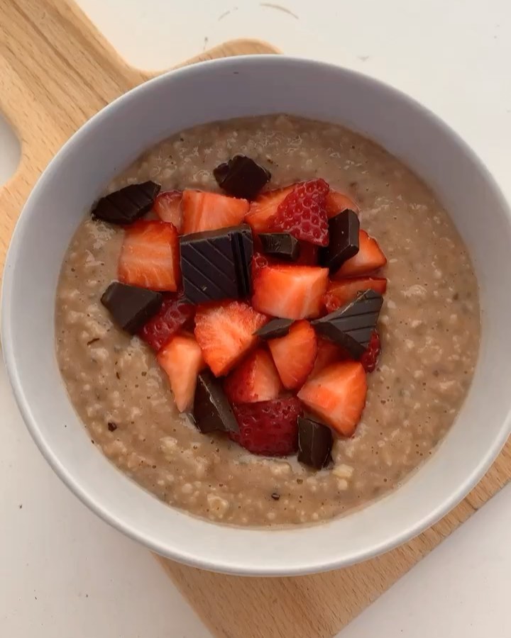 Vegan Oatmeal Melt with Toppings