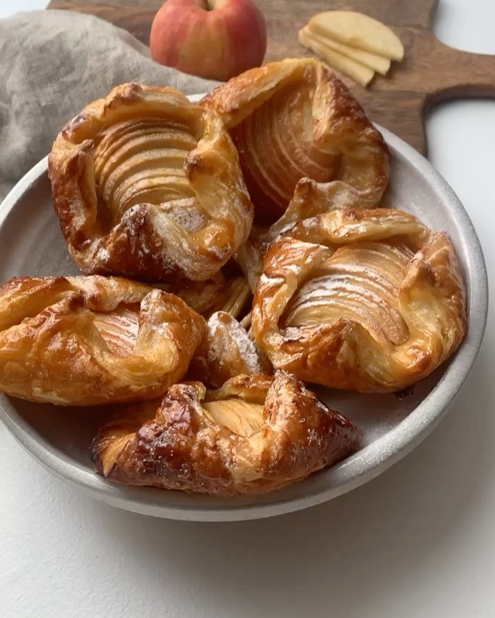 Quick & Easy Vegan Apple Tarts