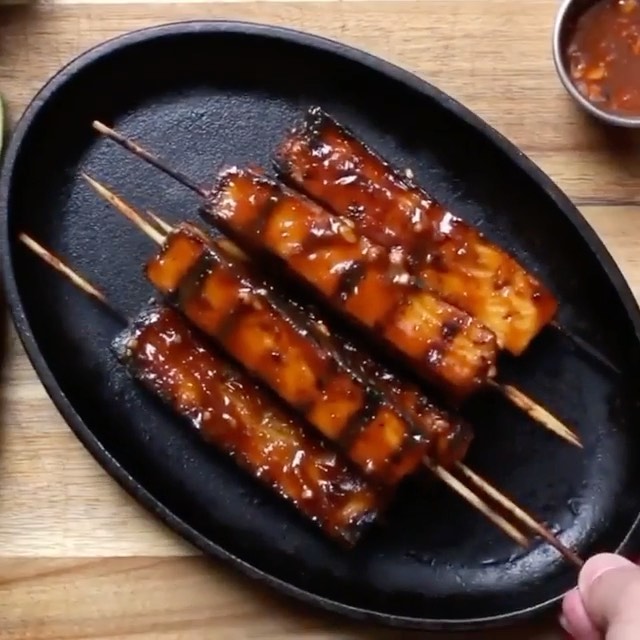 Tofu Satay Skewers with Peanut Sauce