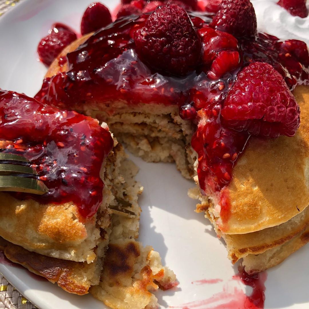 Raspberry Vanilla Vegan Pancakes