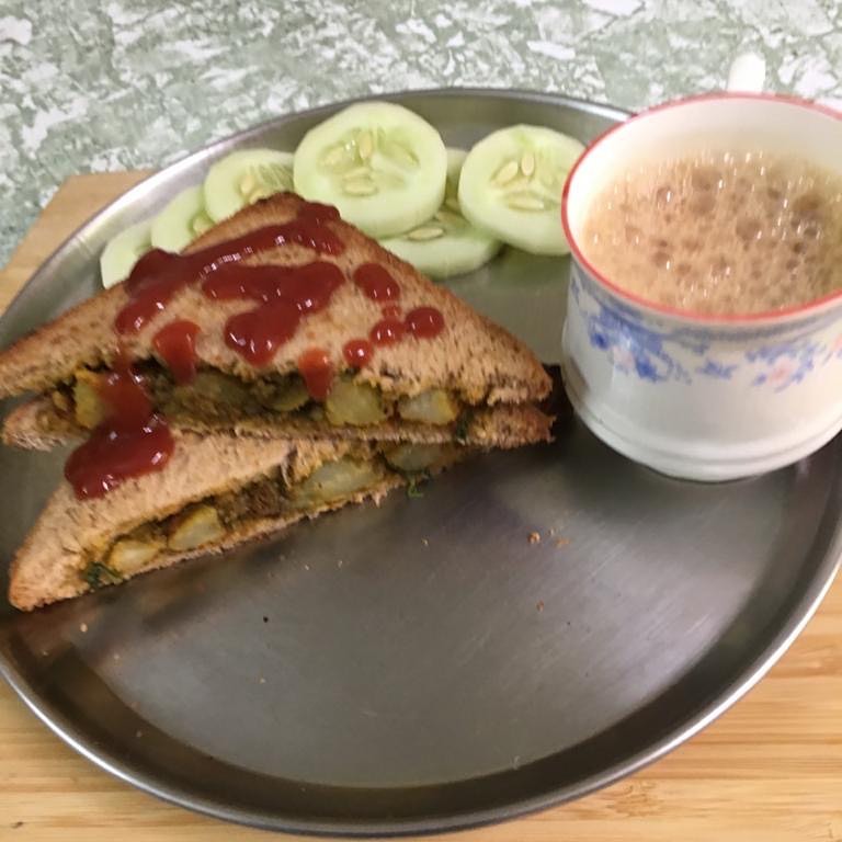 Aloo Toast and Tea