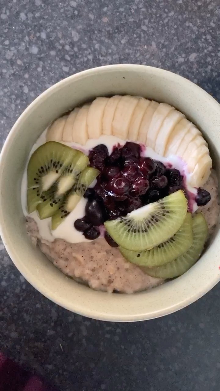 Hot Blueberry Vanilla Porridge