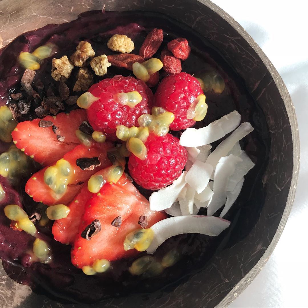 Açai Bowl with Lots of Toppings