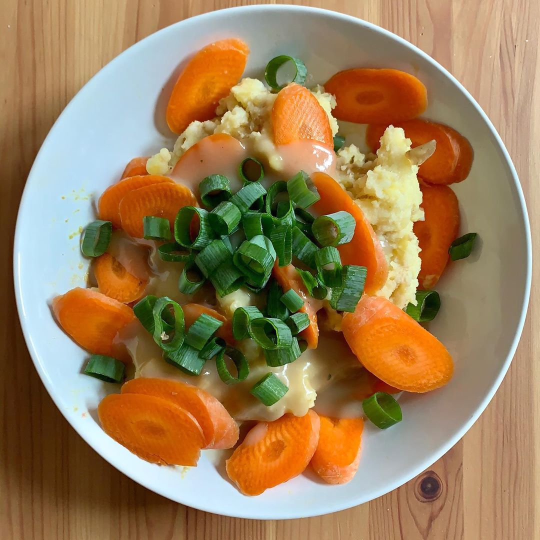 Mashed Potatoes with Carrots and Gravy