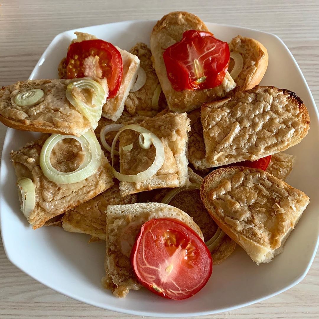 Vegan Garlic Cheese Bread