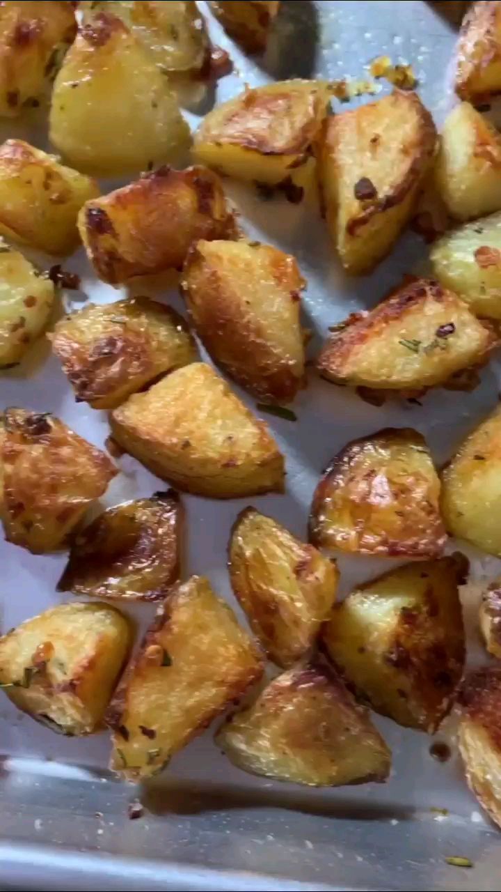 Crispy Rosemary-Garlic Potatoes