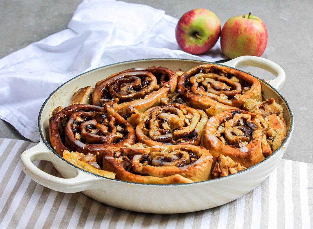 Apple & Cinnamon Rolls