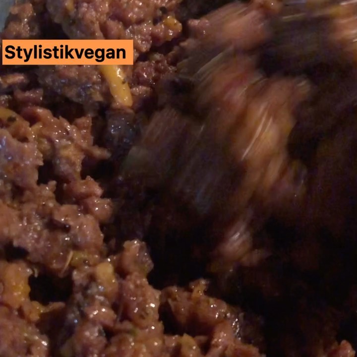 Vegan Spaghetti with Seasoned Beyond Beef