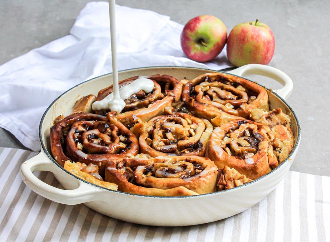 Apple & Cinnamon Rolls