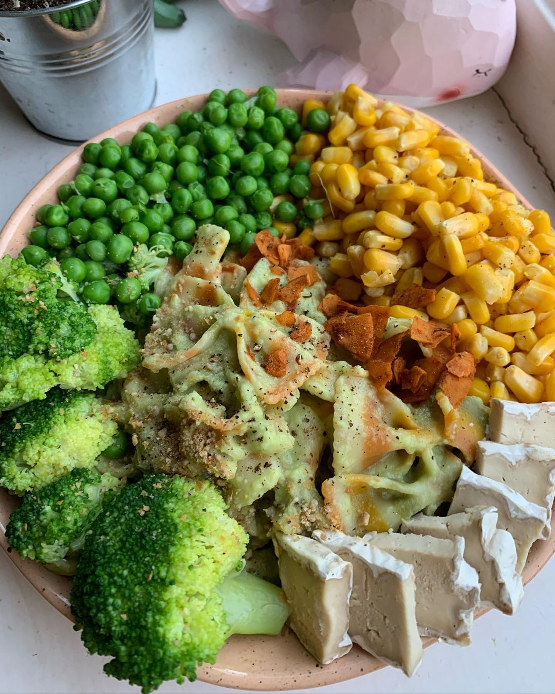 Easy Vegan Avocado Pasta with Cashew Camembert