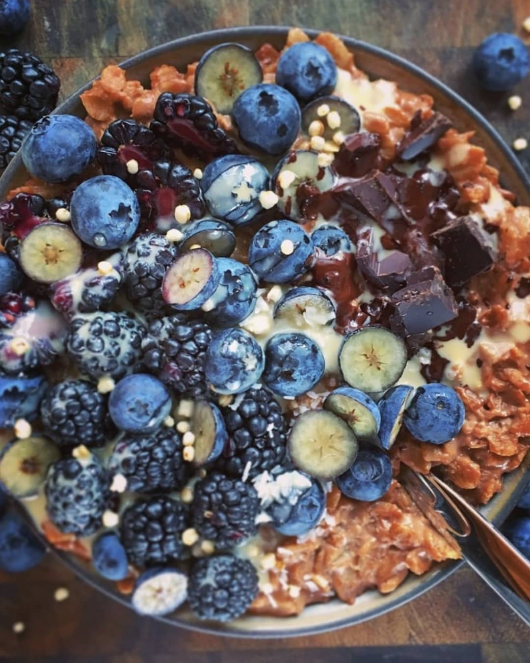 Blueberry, Tahini & Chocolate Oatmeal