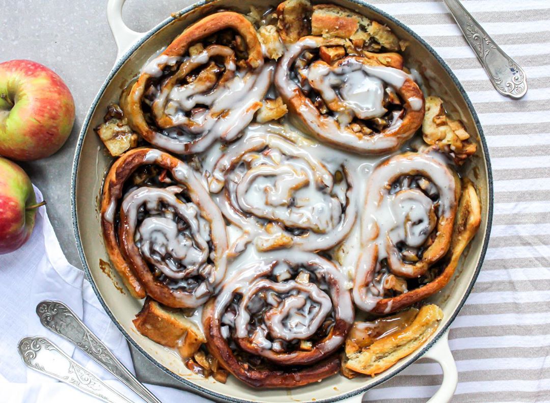 Apple & Cinnamon Rolls