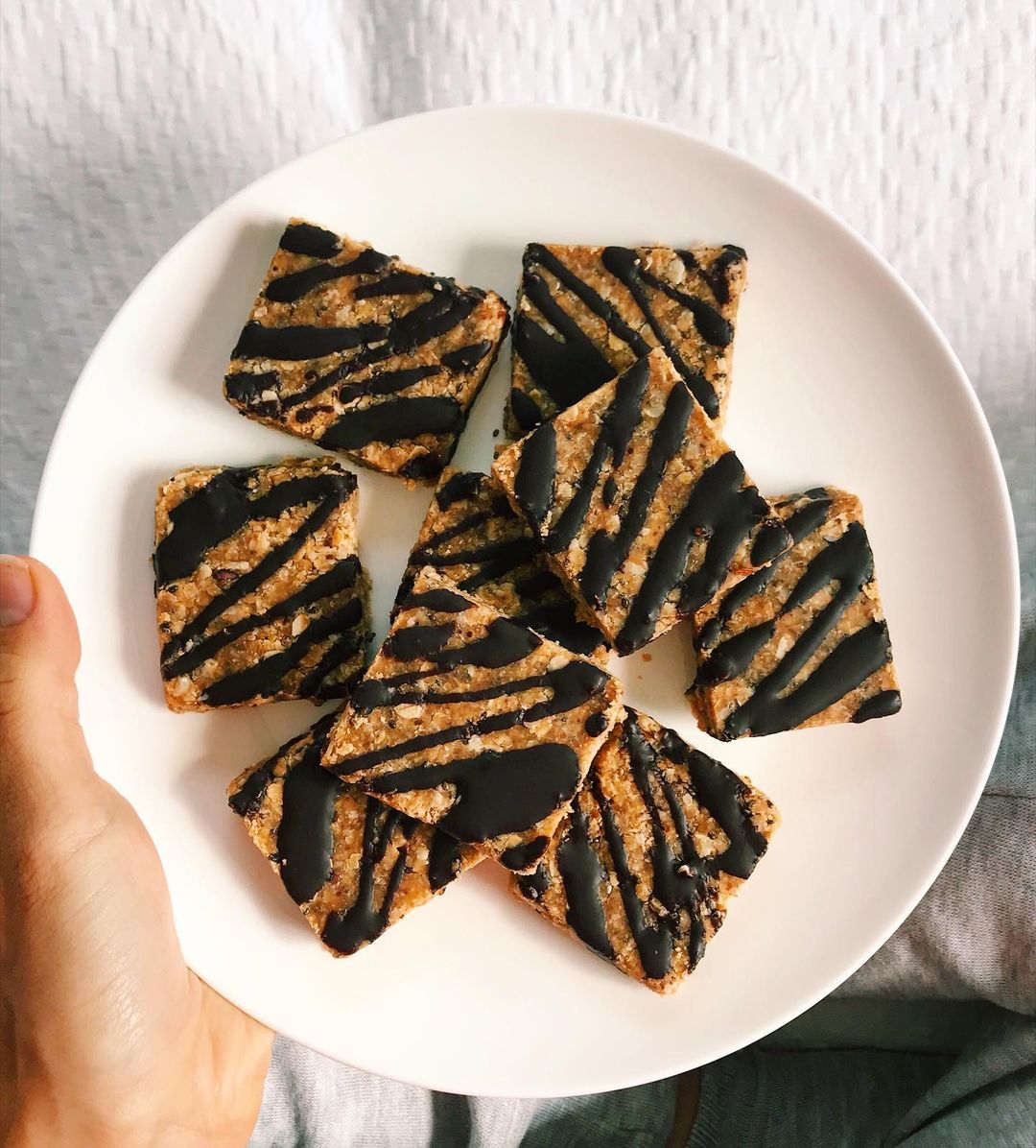 Fudgy Peanut Oat Bars