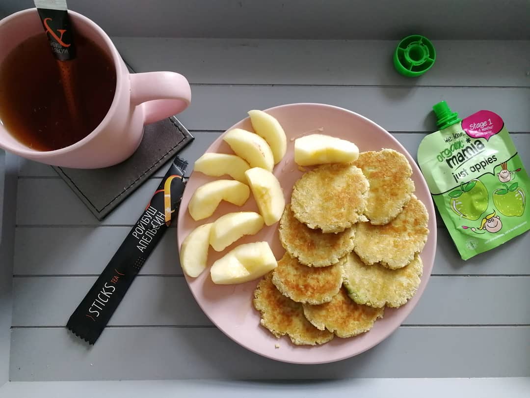 Vegan Apple Pancakes with Avocado