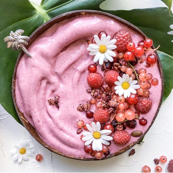 Pomegranate Smoothie-Bowl