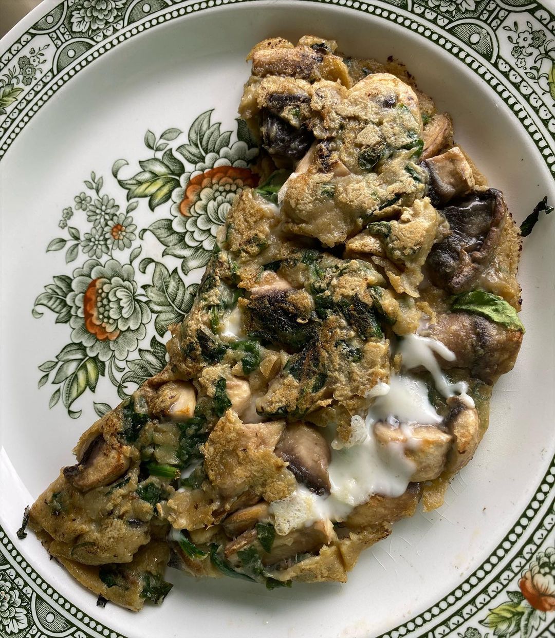 Easy Vegan Omelette with Mushrooms and Spinach