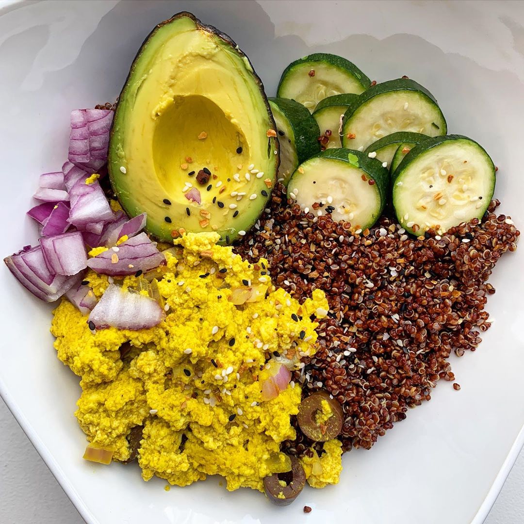 Huge Quinoa and Veggie Breakfast Bowl