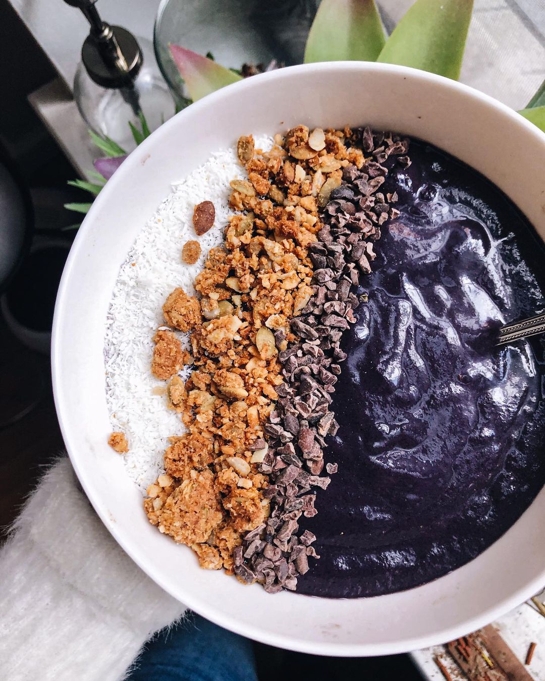 Blueberry Vanilla Ginger Smoothie Bowl