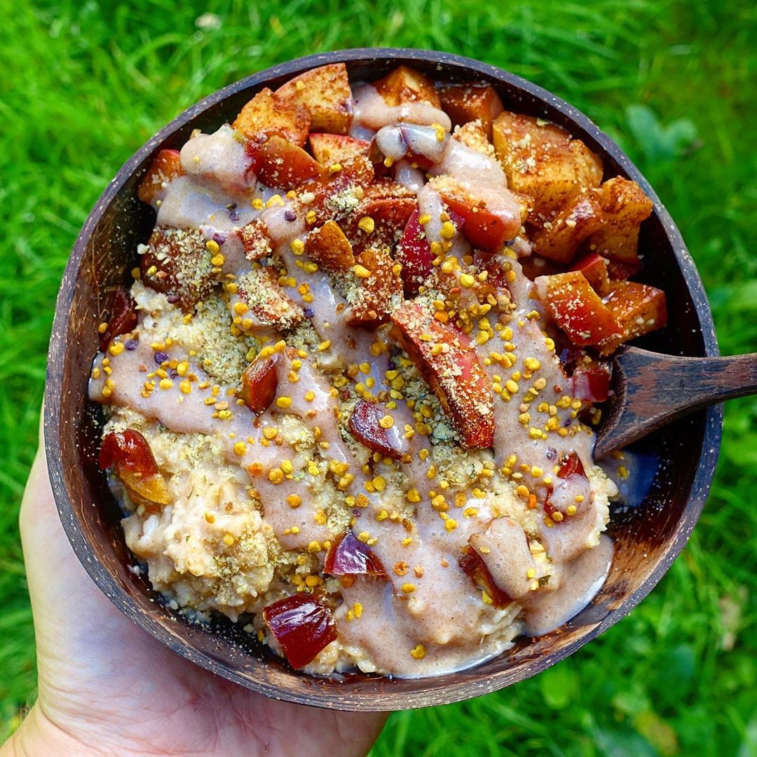 Cinnamon Apple Oats + Raw Date Salted Caramel Sauce