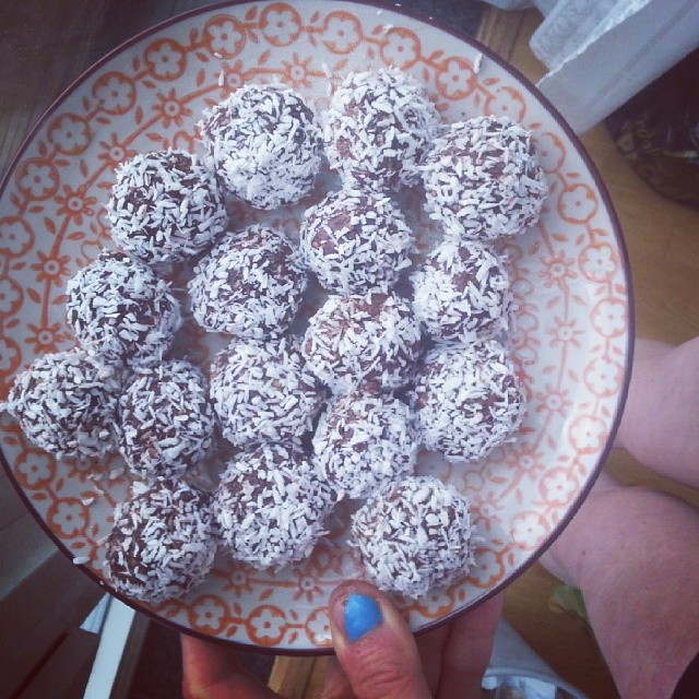 Healthy No-Bake Chocolate Balls