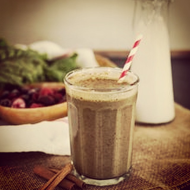 Cinnamon Berry Smoothie with Chard and Banana
