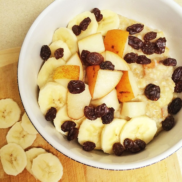 Steel Cut Oats Breakfast Bowl with Fruits