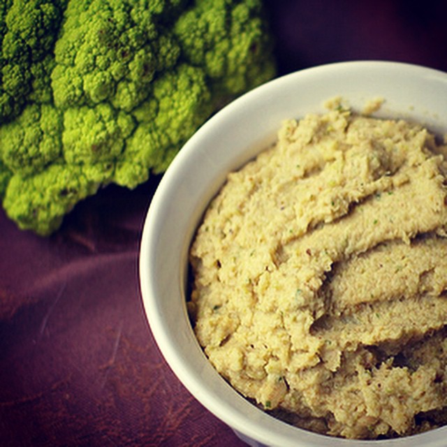 Healthy Cauliflower Hummus Made Without Beans
