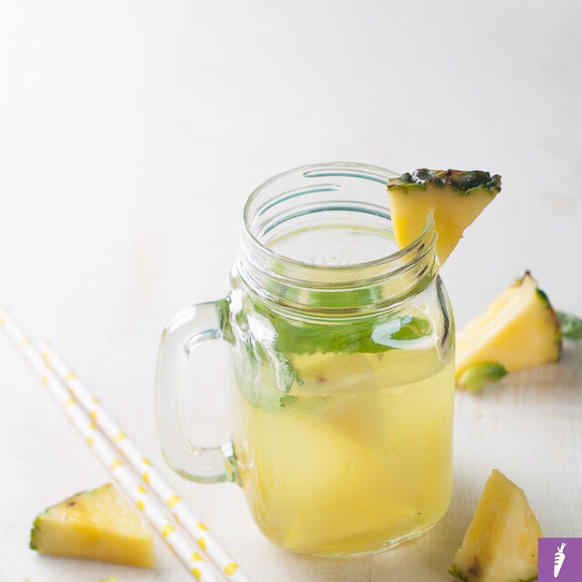 Mint and Pineapple Sparkle Drink