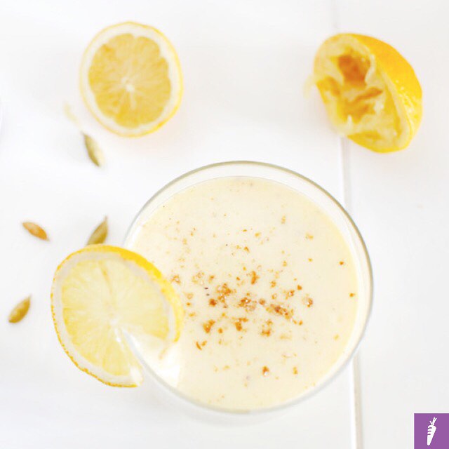 Lemon Meringue Smoothie with Banana and Coconut