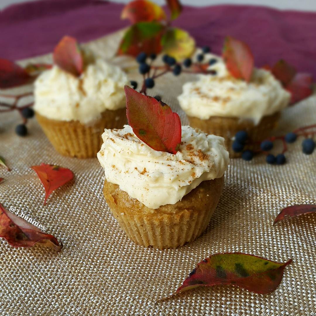 Pumpkin Pie Cupcakes with "Butter" Cream