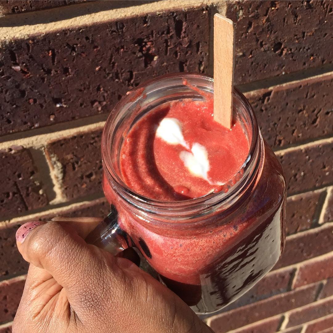 Red Smoothie with Pineapple and Spinach Blend