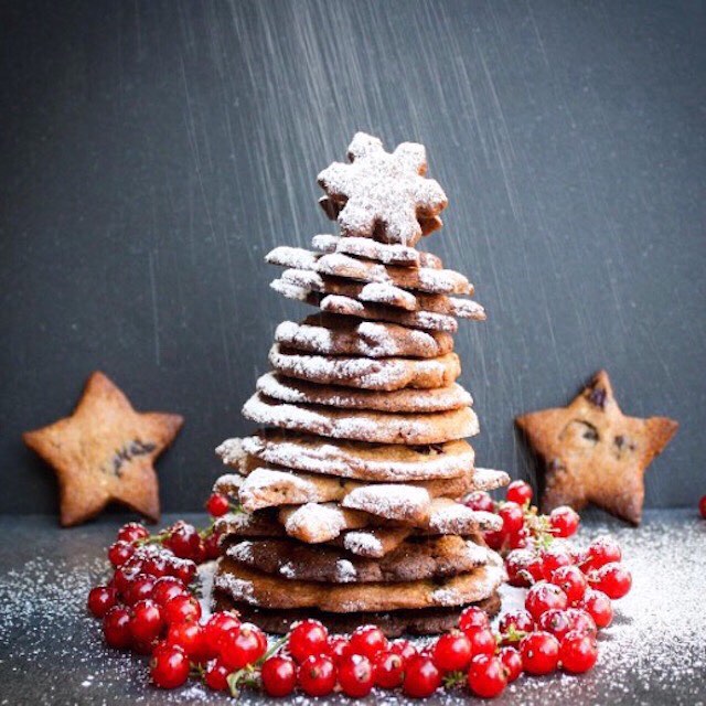 Cranberry and Macadamia Biscuit Trees