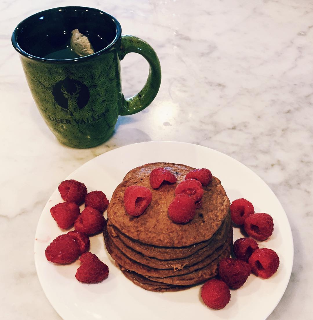 Healthy (& Candida Friendly) Chocolate Protein Pancakes