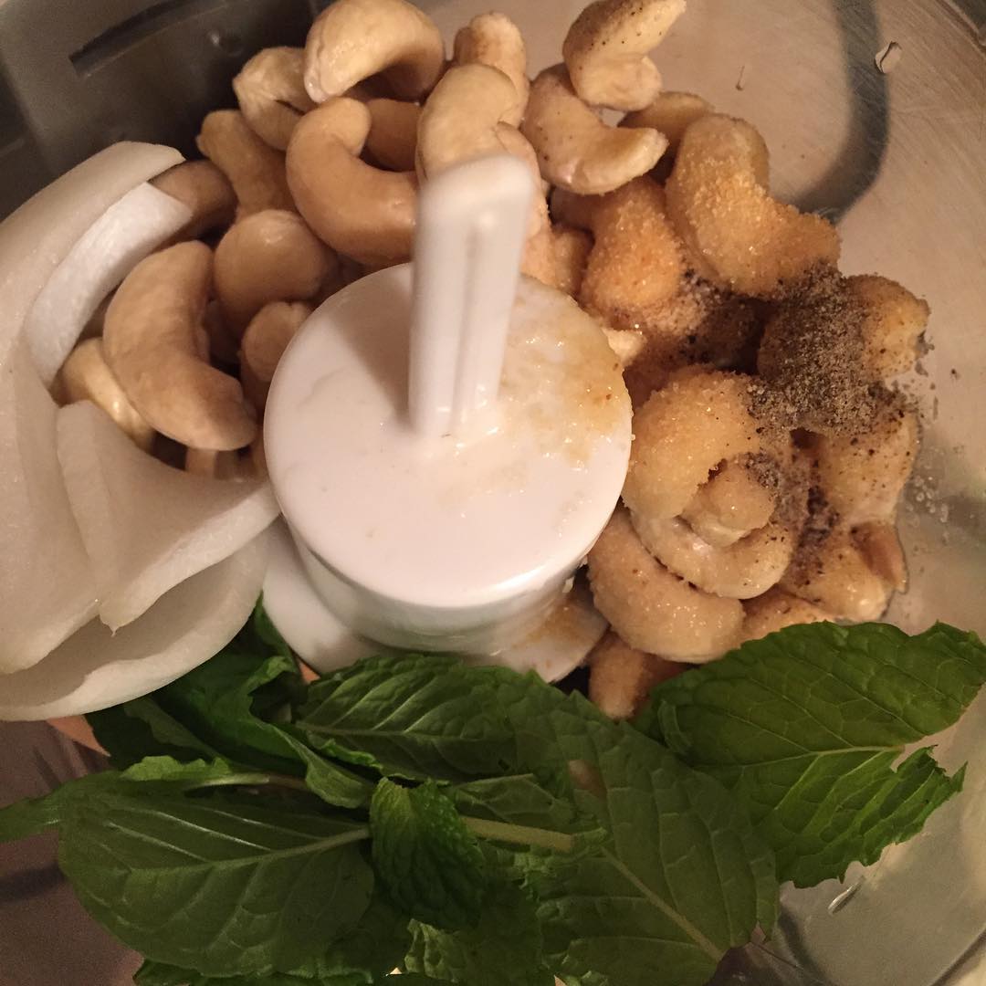 Easy Raw Dipping Sauce for Veggies