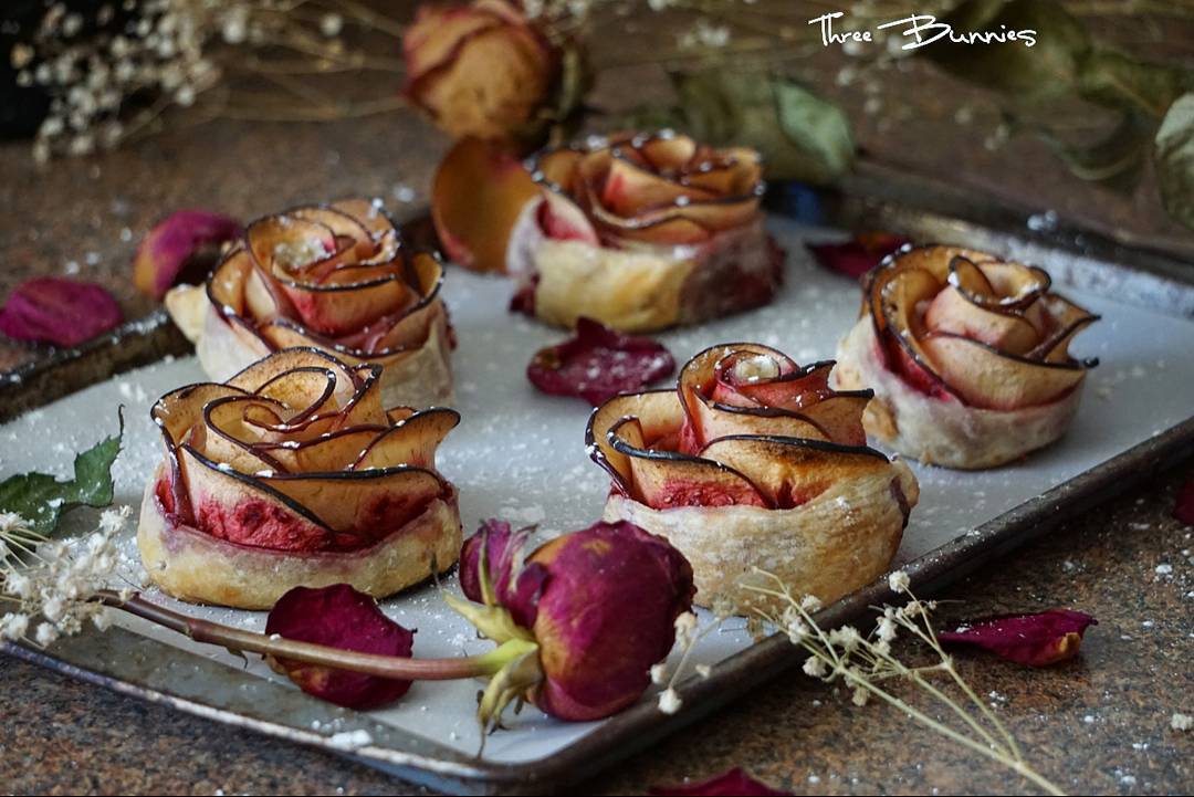 Apple Roses with Raspberry Filling