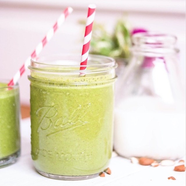 Refreshing Green Vanilla Smoothie Drink